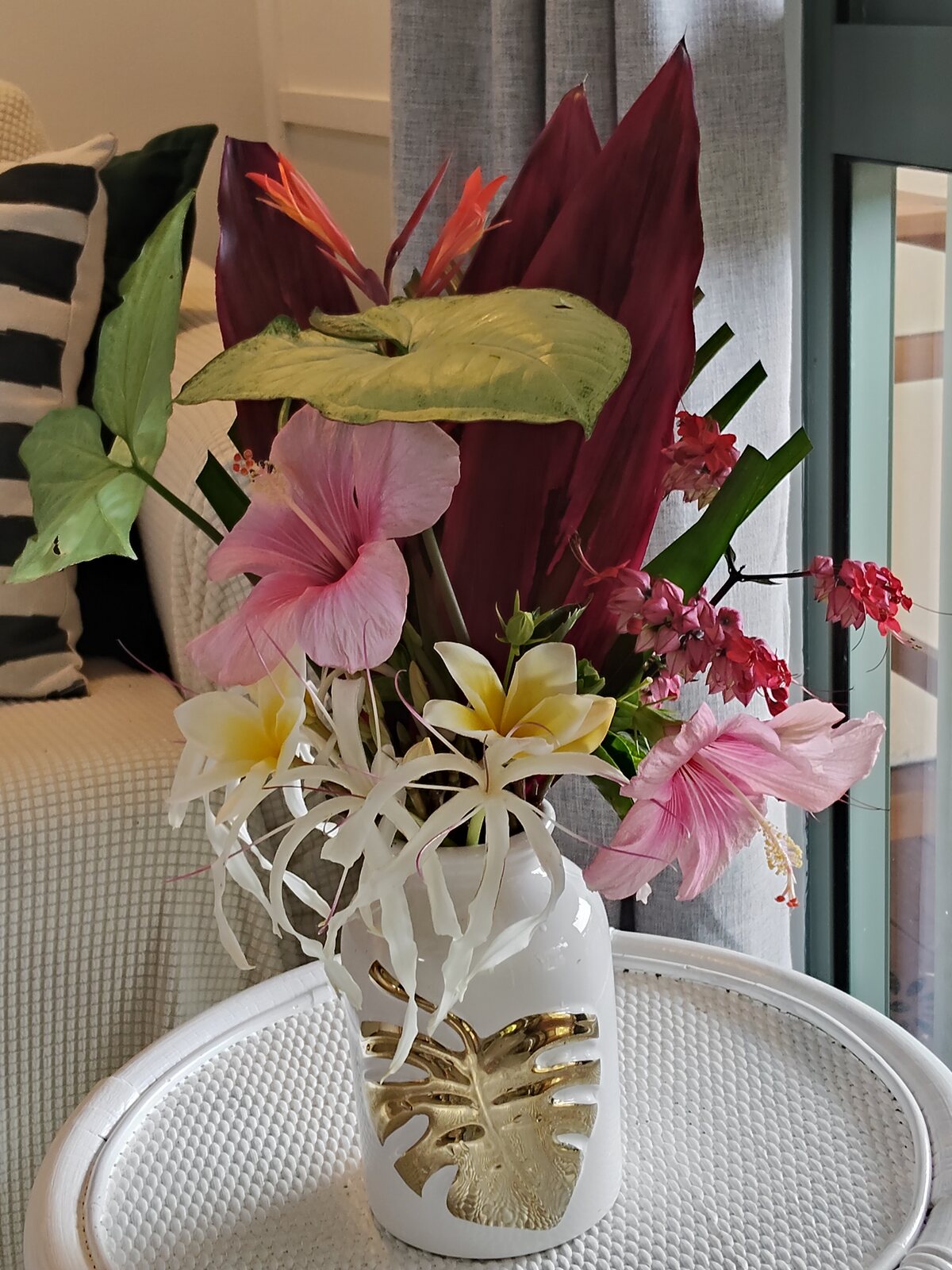 Tropical flowers in Kaute