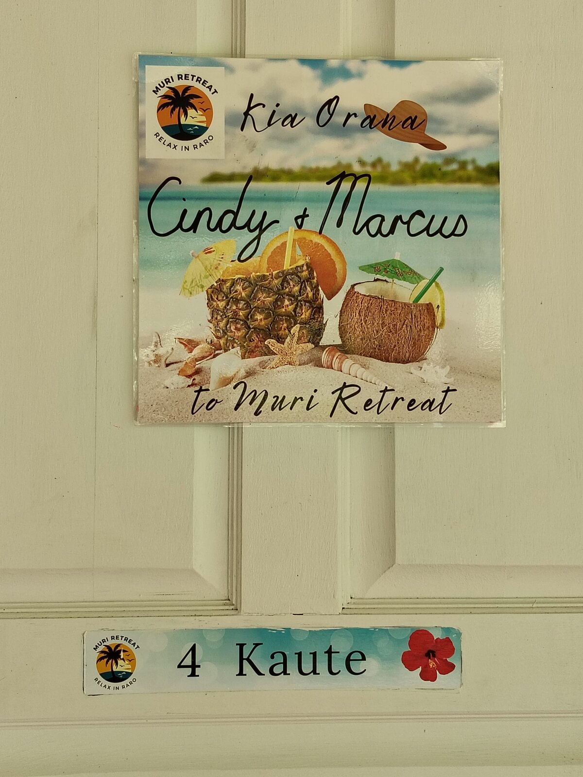 Kia Orana welcome sign and Kaute apartment marker